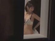 湊莉久（Dカップ）窓から見える隣人の着替えを偶然目撃しちゃった俺