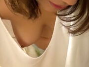 ノーブラおっぱい丸見えの巨乳嫁 本田莉子